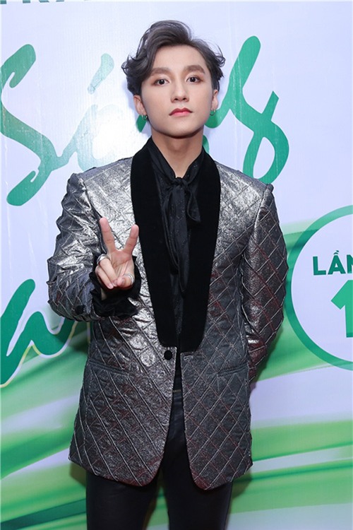 khong phai phu nu, anh chang nay moi la nguoi me son hong nhat viet nam - 2