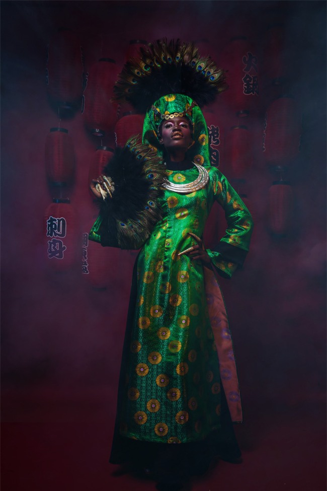 Phản ứng của Ngọc Hân và 2 NTK hàng đầu trước hình ảnh mẫu châu Phi mặc áo dài Việt - Ảnh 1.