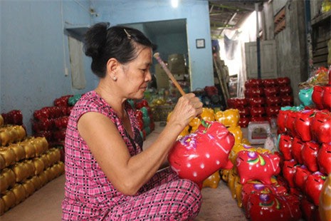 Gà đất tạo kiểu thủ công cháy hàng dịp Tết - 3