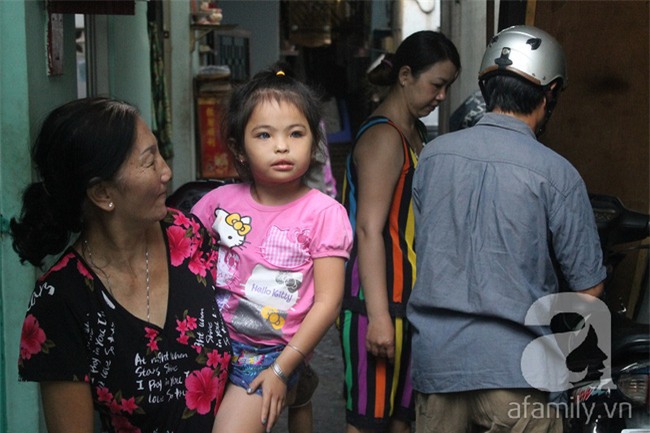 Hai em bé câm điếc có đôi mắt màu xanh bí ẩn ở Sài Gòn đã nghe được những thanh âm đầu tiên - Ảnh 5.