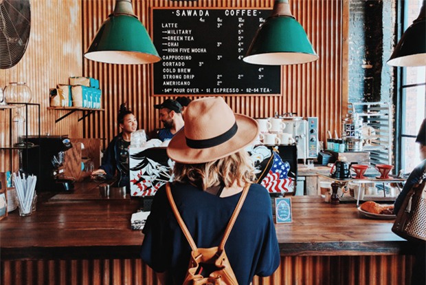 Muốn du lịch giá rẻ thì đừng làm 9 điều này - Ảnh 8.