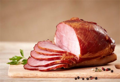 Thịt xông khói mang lại hương vị thơm ngon, đậm đà, bổ dưỡng cho ngày Tết