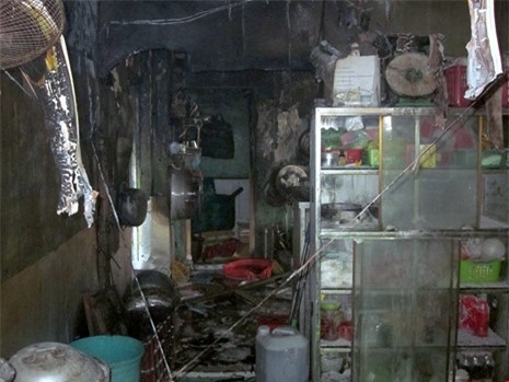 Bình ga xì gây cháy quán cơm, hai người bị bỏng - ảnh 1