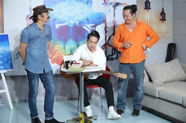 Chang trai chuyen gioi tiep tuc toa sang o Sing My Song hinh anh 1