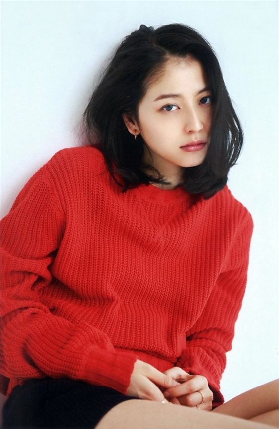 Tết này không sợ đụng hàng với 7 kiểu tóc ngắn dưới đây  - Ảnh 4.