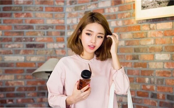 Tết này không sợ đụng hàng với 7 kiểu tóc ngắn dưới đây - Ảnh 9.