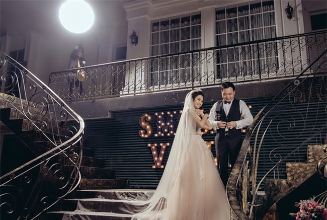 anh cuoi cua hoa hau thu ngan va dai gia khien dan mang