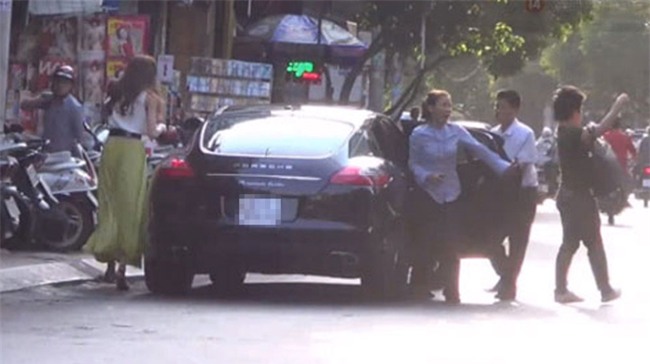 chan dai viet gay "nao loan" pho vi sieu xe hang chuc ty hinh anh 21