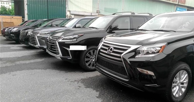 Đại gia sắm siêu xe: Dân Singapore rùng mình với tay chơi Việt