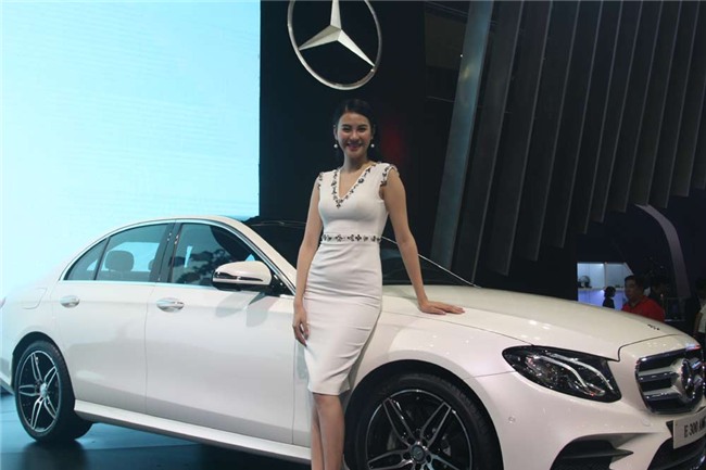 Đại gia sắm siêu xe: Dân Singapore rùng mình với tay chơi Việt