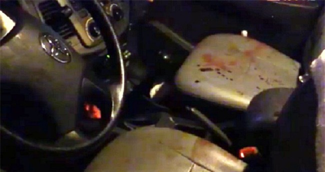 Cướp taxi không thành, nghi can đâm tài xế nhiều nhát rồi gọi điện cho bạn gái đến đón - Ảnh 1.