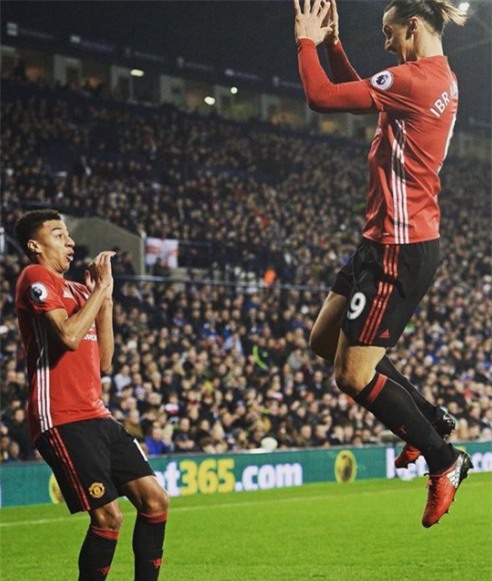 Ibrahimovic tặng quà độc cho bà xã hơn 11 tuổi - Ảnh 2.