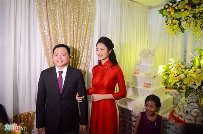 Dai gia tang Rolls-Royce Ghost cho Thu Ngan trong dam hoi hinh anh 11