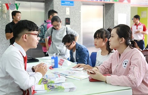 Giao duc lien ket dang co bieu hien thuong mai hoa hinh anh 1