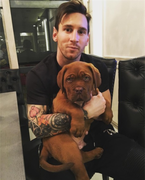 Sau 11 tháng, chó cưng nhà Messi lớn nhanh đến khó tin - Ảnh 2.