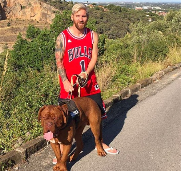 Sau 11 tháng, chó cưng nhà Messi lớn nhanh đến khó tin - Ảnh 4.