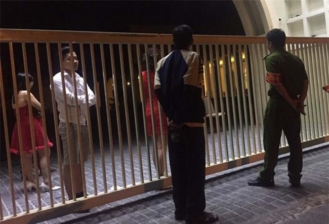 Co dau chu re bi giam long: Co dau hieu giu nguoi trai luat hinh anh 2