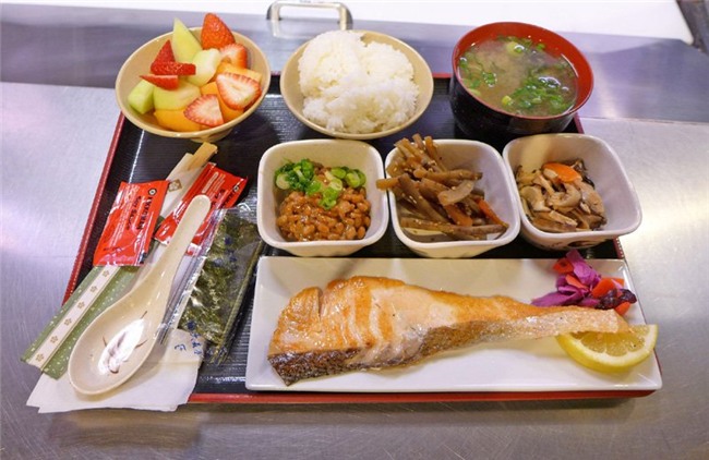 Học cách ăn người Nhật, uống ít sữa con vẫn cao lớn