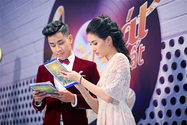 nu mc dep nhu hoa hau giup "sing my song" hut trieu nguoi xem hinh anh 2