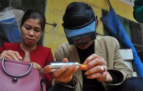 Chợ đá quý lớn nhất miền Bắc náo nhiệt dịp Tết