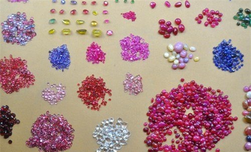 Chợ đá quý lớn nhất miền Bắc náo nhiệt dịp Tết