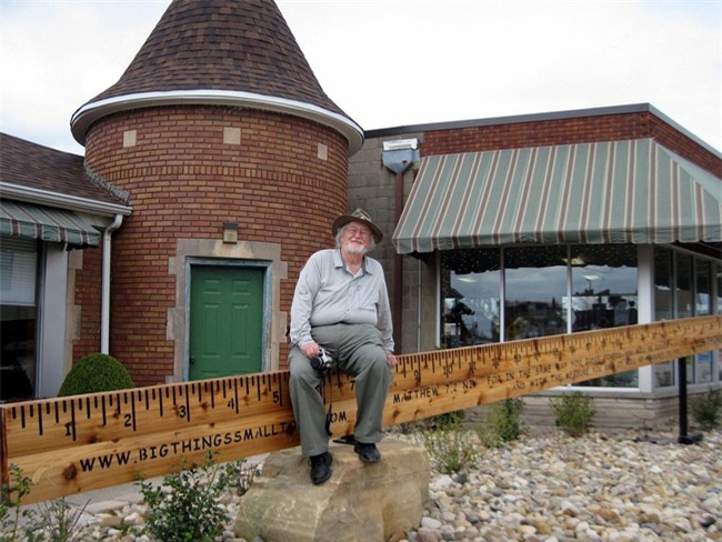 Thị trấn kỳ lạ khiến ai đặt chân đến cũng trở thành người tí hon - Ảnh 7.