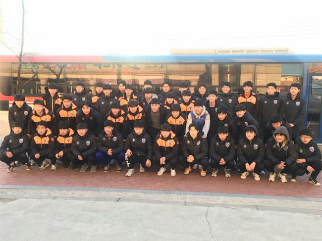 Xuân Trường vượt qua ải đầu ở Gangwon FC, tái ngộ người khai sáng Park Ji Sung - Ảnh 3.