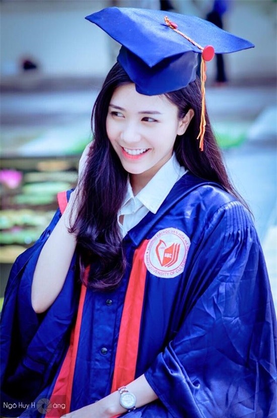 ban gai 9x cua quang le ngay tho, nong bong “an dut” ngoc trinh hinh anh 13