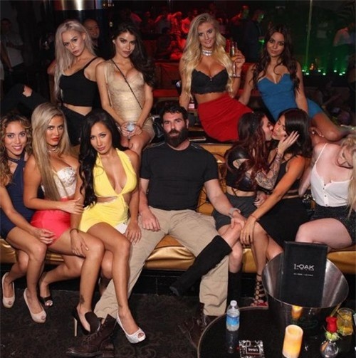 Phát thèm với cuộc sống ngập tràn gái đẹp của "vua instagram" - 10