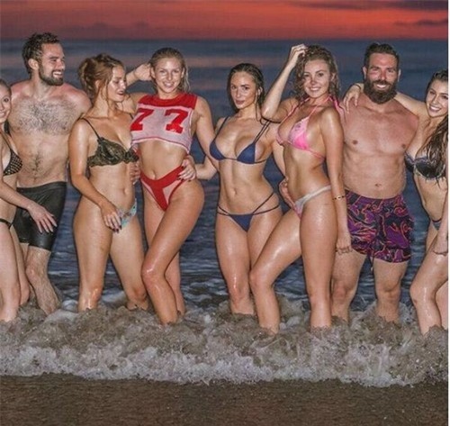 Phát thèm với cuộc sống ngập tràn gái đẹp của "vua instagram" - 4