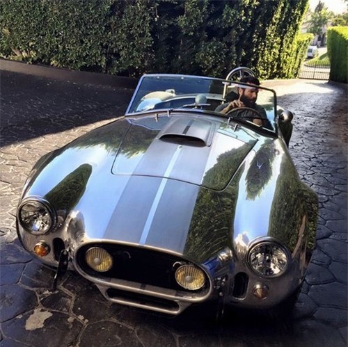 Phát thèm với cuộc sống ngập tràn gái đẹp của "vua instagram" - 7