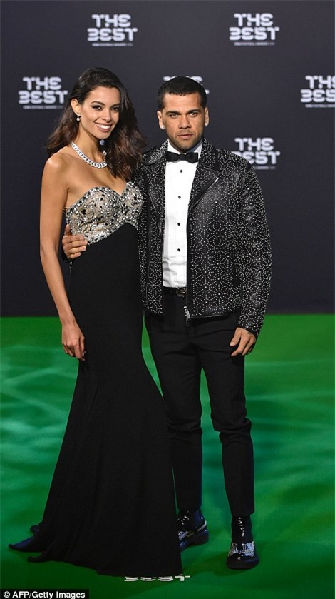 Bạn gái Ronaldo đánh bật nhan sắc sao Hollywood tại Gala FIFA - Ảnh 6.