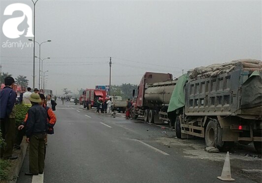 Thái Bình: Dừng xe bên đường kiểm tra lốp bị xe tải húc vào, 2 người chết - Ảnh 1.