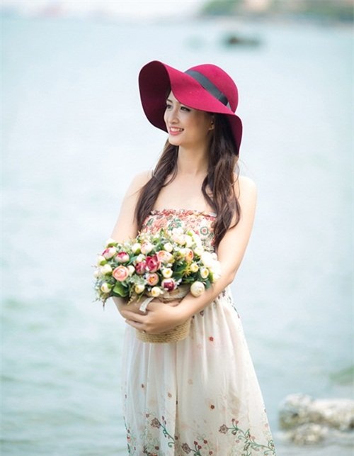 Lại thêm một bà mẹ U40 trẻ trung đến mức không thể phân biệt nổi khi đứng cạnh con gái - Ảnh 9.