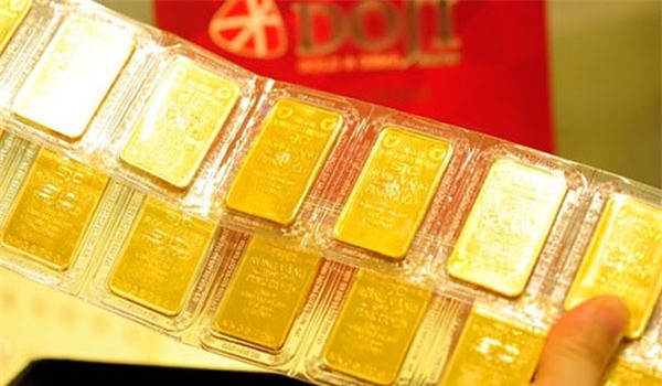 Giá vàng hôm nay 11/1: Chốt trên đỉnh cao, chờ Donald Trump lên đài