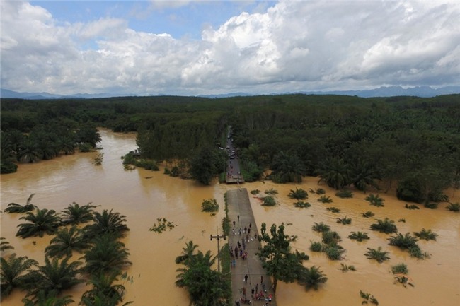 Thai Lan lut do mua trai mua, 25 nguoi thiet mang hinh anh 1