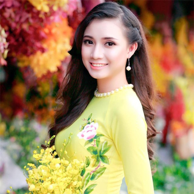 Kết quả hình ảnh cho trai gái mặc áo dài chúc tết