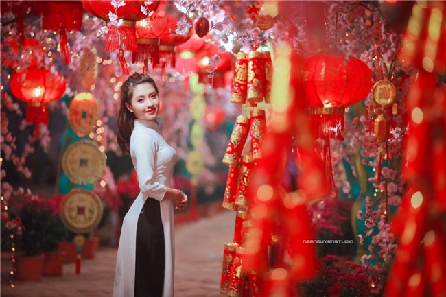 Kết quả hình ảnh cho trai gái mặc áo dài chúc tết