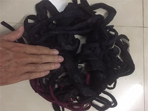 Mua 2,7 kg cua, “gánh” 1 kg… giẻ rách