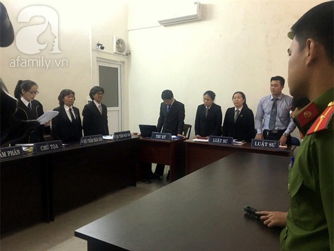 Mẹ phát hiện tờ giấy ghi tên web đen chứng minh hàng xóm hiếp dâm con, nhưng nóng nảy làm tiêu tan bằng chứng - Ảnh 2.