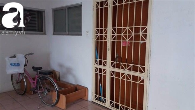 Bé gái 11 tuổi bị mẹ không cho đi học được đưa vào trung tâm bảo trợ xã hội đã nói chuyện nhiều hơn - Ảnh 2.