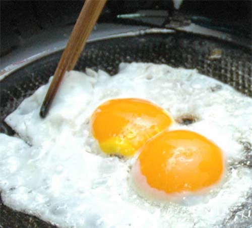 lay ngay 2 qua trung ga va lam viec nay de dang dep nhu mo, tung bung don tet - 2