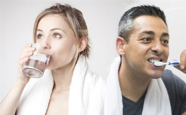 Đánh răng hay uống nước trước sau khi ngủ dậy vào sáng sớm? Câu hỏi đến 90% người trả lời sai