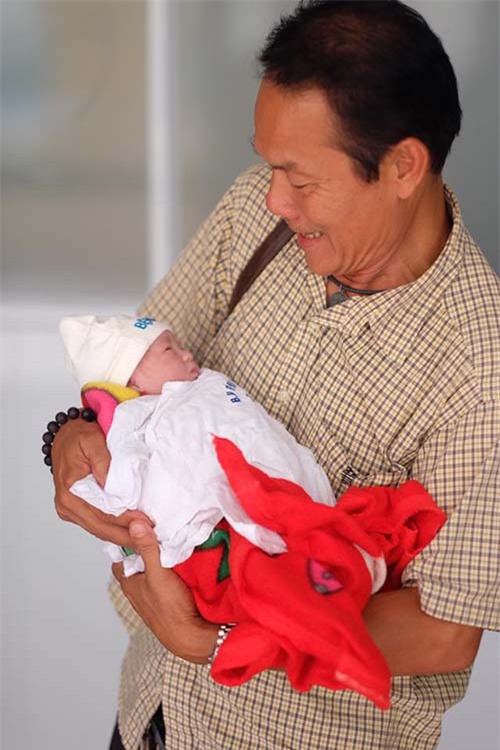 day la anh con gai hong que khi moi sinh ma co giau suot thoi gian qua - 7