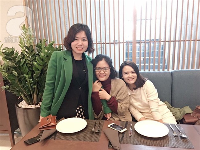 Cái Tết hứa hẹn ấm no với chị em công sở khi rủ nhau đi... buôn từ áo dài đến khoai mật, chân gà - Ảnh 6.