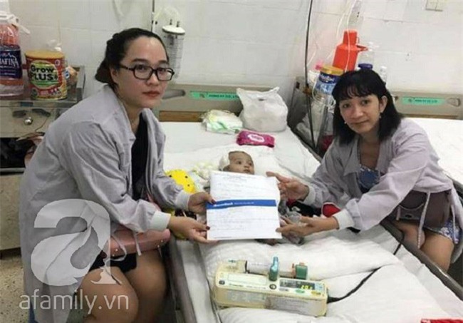 Lùm xùm vụ trục lợi tiền ủng hộ bé bị não úng thủy chữa trị tại Singapore, tình nguyện viên và sư thầy lên tiếng - Ảnh 6.