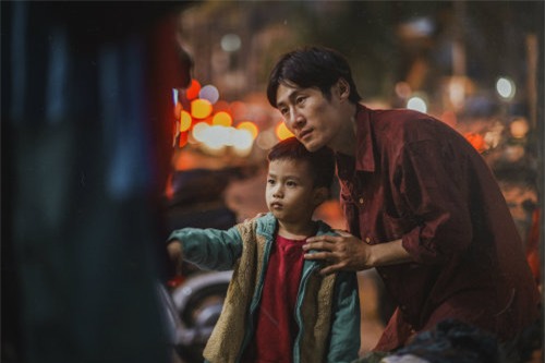 bo anh gay xuc dong ve tinh cha con voi cai tet cua nguoi ngheo - 11