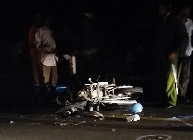 Canh sat co dong tu nan sau cu tong oto tai hinh anh 1