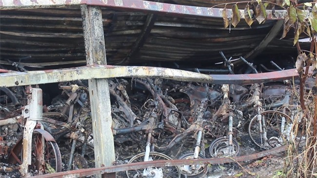 Hon 200 xe may bi thieu rui trong 30 phut hinh anh 1