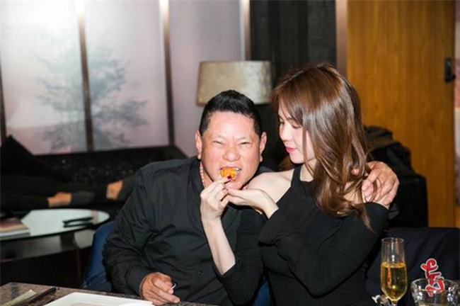 duoc ty phu hoang kieu tinh tu dut cho an, ai suong nhu ngoc trinh? hinh anh 3